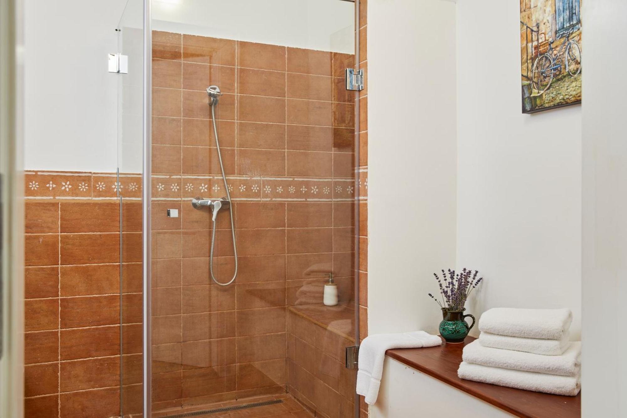 Barta Pince Vendeghaz Mad Hotel ภายนอก รูปภาพ